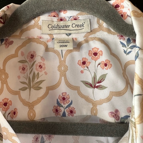 20W Coldwater Creek Floral Button-Up Shirt. 3/4 length sleeves. - Picture 2 of 3